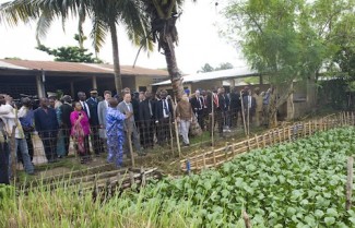 Secretary-General Ban Ki-moon visits a project called Centre Songhai in Benin.