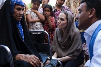 Syrian refugees Angelina Jolie - source UNHCR