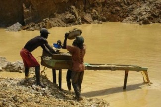 Gold miners Ghana - IRIN